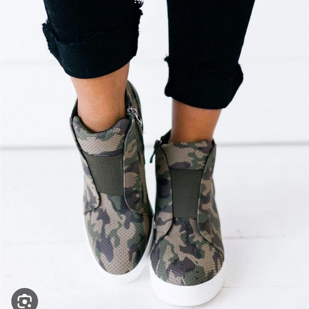 CCOCCI Camouflage High-Top Sneakers - Picture 3 of 11